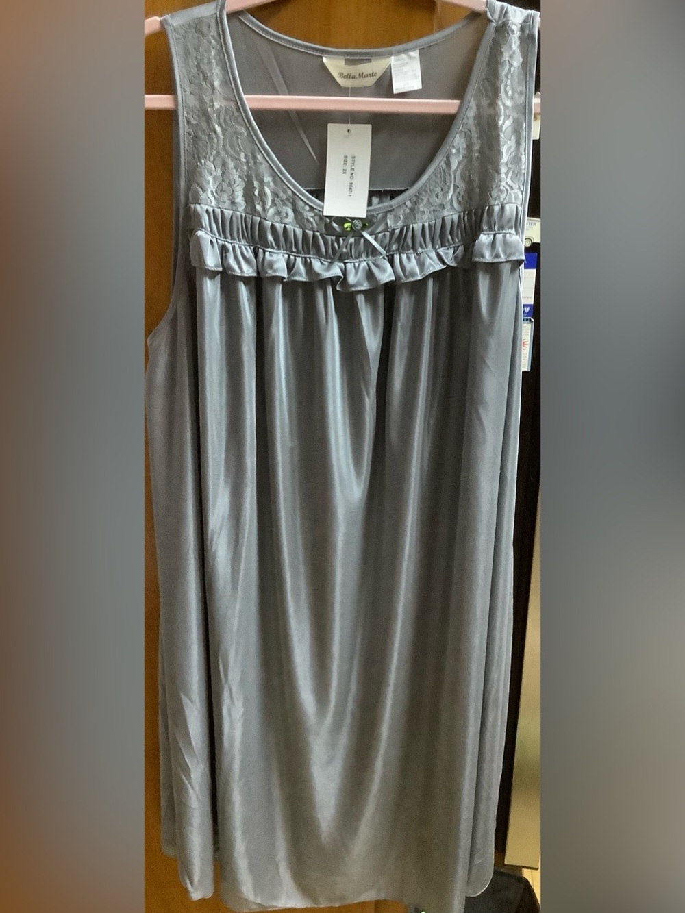 Gorgeous New with Tags Bella Marte Silver Silky 2X Nightgown Length 39” Bust 52”